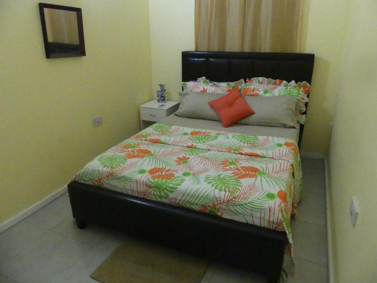 Southern Haven Guesthouse Laborie Bagian luar foto