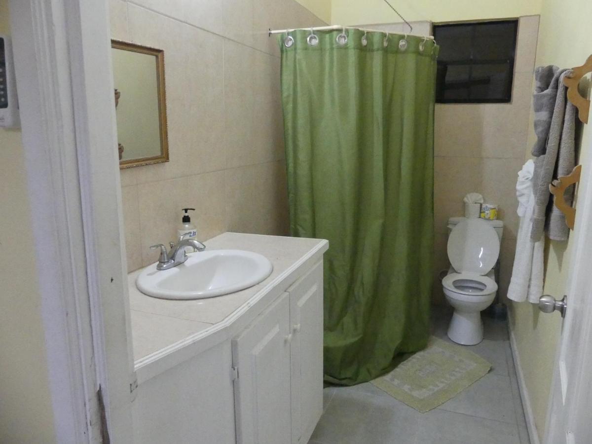 Southern Haven Guesthouse Laborie Bagian luar foto