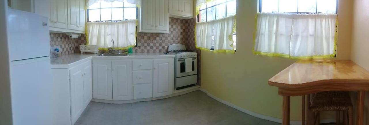 Southern Haven Guesthouse Laborie Bagian luar foto