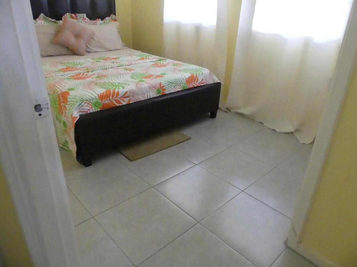 Southern Haven Guesthouse Laborie Bagian luar foto