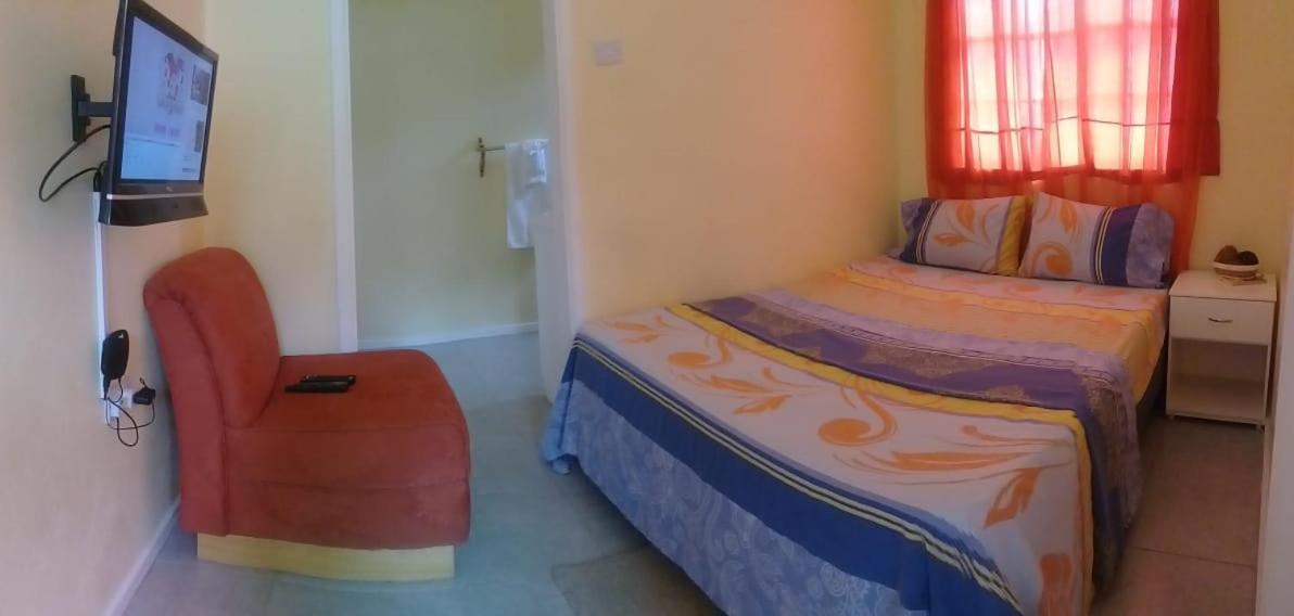 Southern Haven Guesthouse Laborie Bagian luar foto